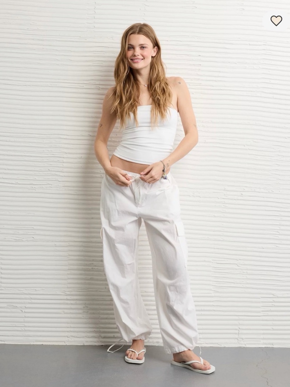 American Eagle Low-Rise Baggy Cargo Parachute Pants Small. NWT